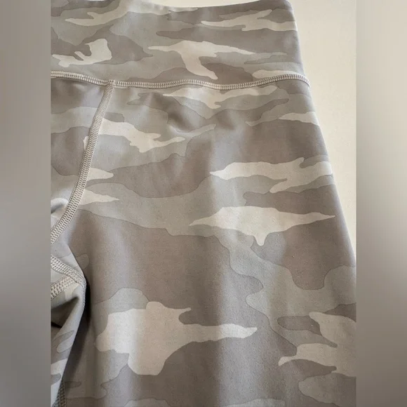 Athleta Elation 7/8 Tight Gray Camo Women's Size Large - Picture 6 of 12